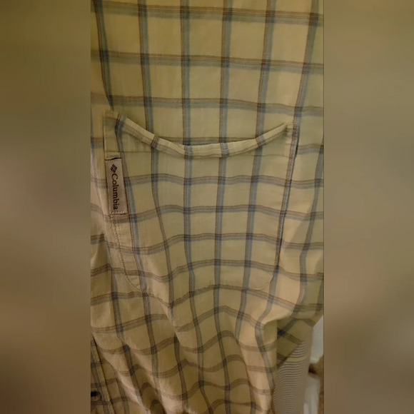 Columbia XLT Short Sleeve Button Up Shirt - Picture 3 of 5